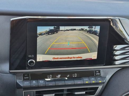 Used 2025 Toyota Camry LE FWD image 21