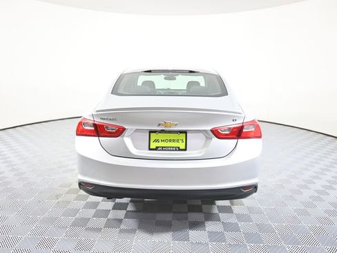 Used 2017 Chevrolet Malibu LT image 5