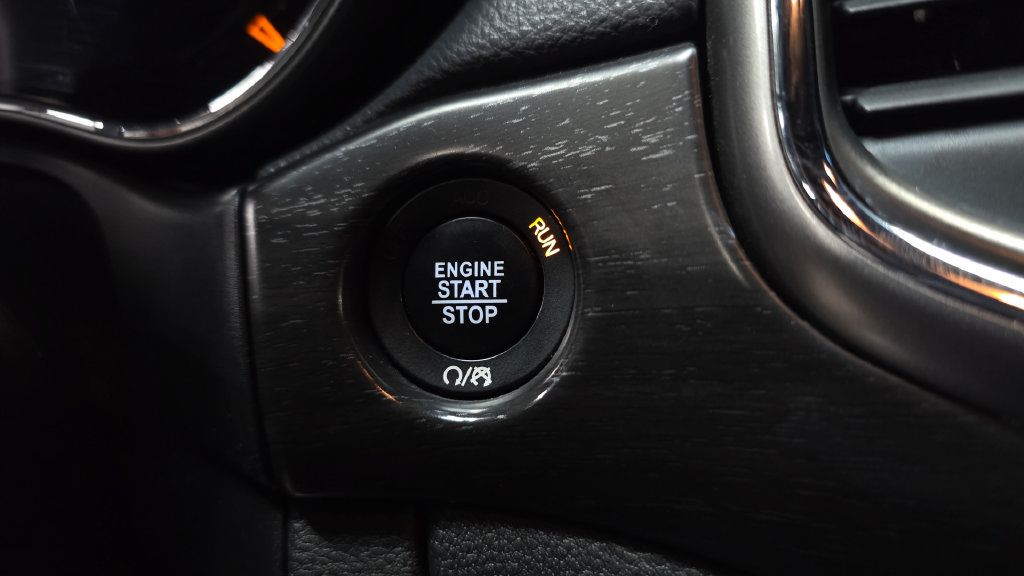 Used 2018 Jeep Grand Cherokee Laredo AWD/4WD image 38