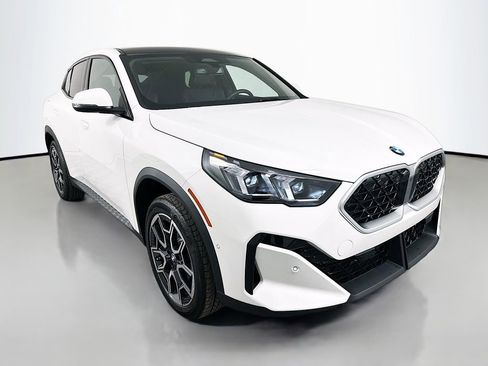New 2026 BMW X2 xDrive28i w/ Convenience Package image 3
