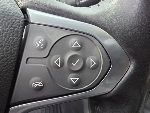 Used 2022 Chevrolet Traverse RS image 30