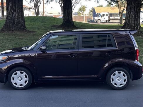 Used 2012 Scion xB image 3