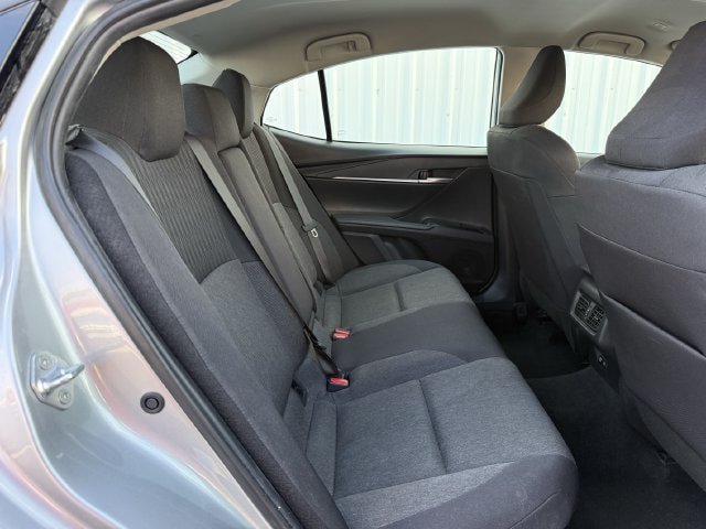 Used 2025 Toyota Camry LE FWD image 31