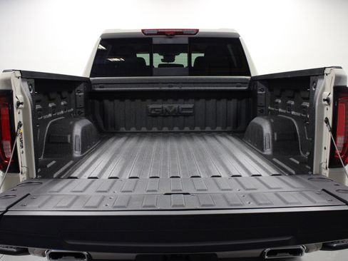 New 2026 GMC Sierra 1500 Denali w/ Technology Package AWD/4WD image 14
