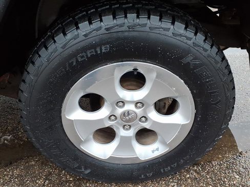 Used 2013 Jeep Wrangler Sport w/ Connectivity Group image 7