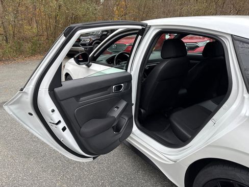 Used 2024 Honda Civic Sport image 31