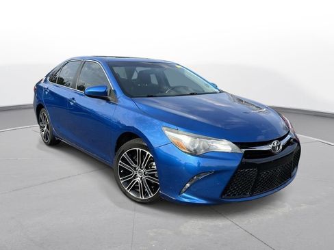 Used 2016 Toyota Camry SE image 5