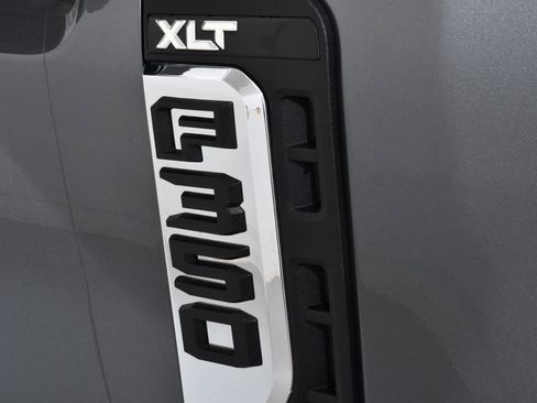 New 2026 Ford F350 XLT w/ FX4 Off-Road Package AWD/4WD image 17
