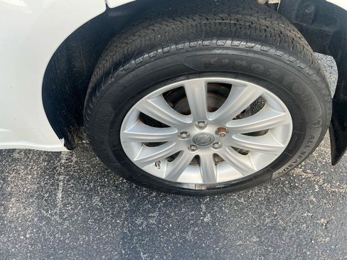 Used 2012 Chrysler 200 Touring FWD image 20