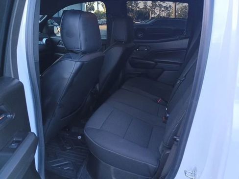 Used 2025 Chevrolet Colorado LT image 7
