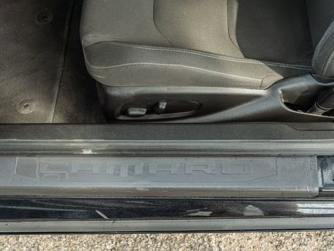 Used 2020 Chevrolet Camaro LT image 18