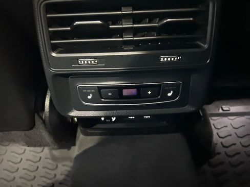 Used 2019 Audi Q8 Premium w/ Convenience Package AWD/4WD image 11
