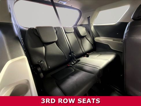 Used 2024 Kia Carnival LX FWD image 24