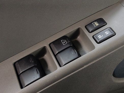 Used 2019 Nissan Frontier SV image 27