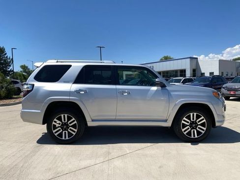 Used 2022 Toyota 4Runner Limited AWD/4WD image 6