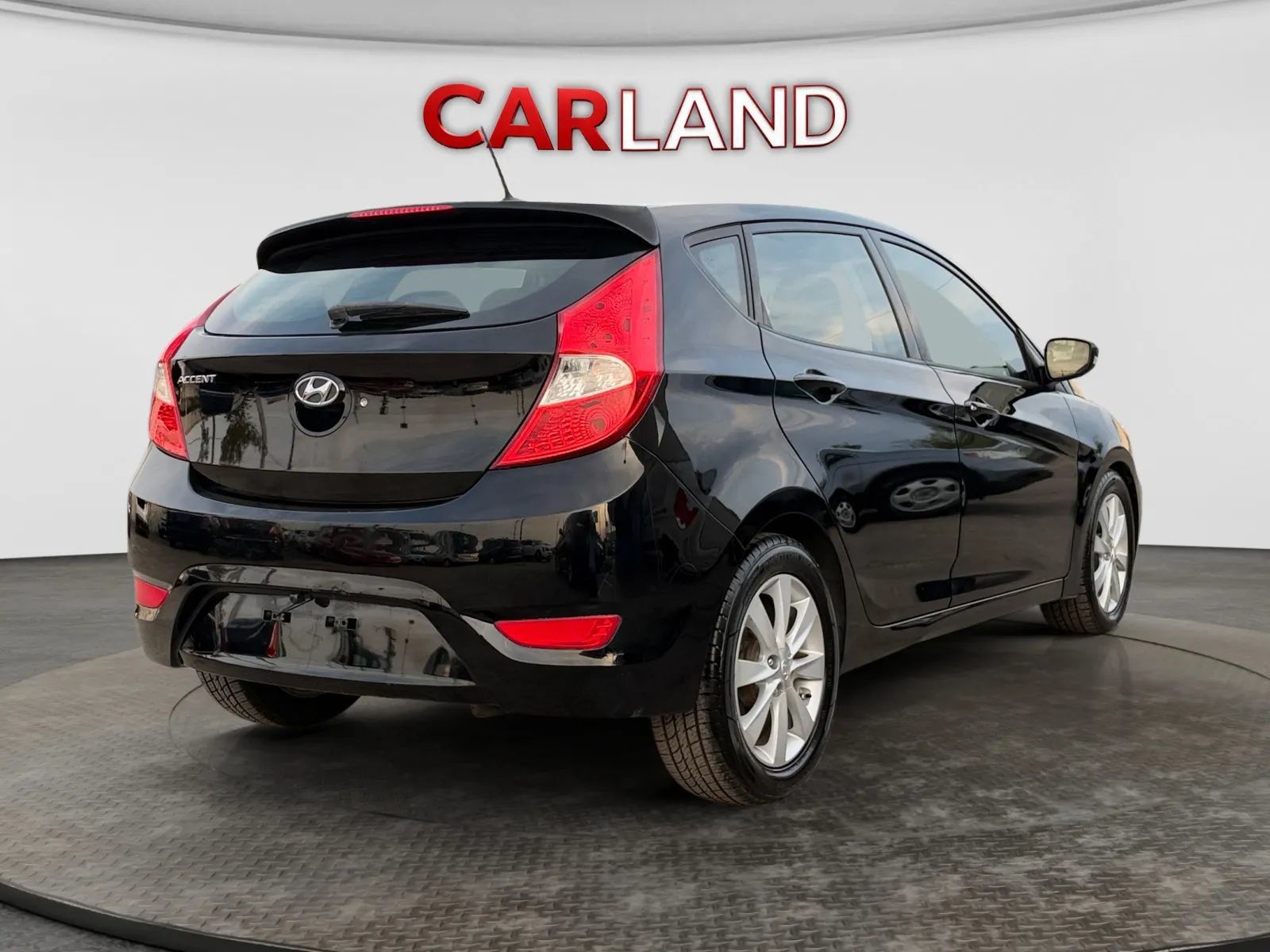 Used 2014 Hyundai Accent SE FWD image 5