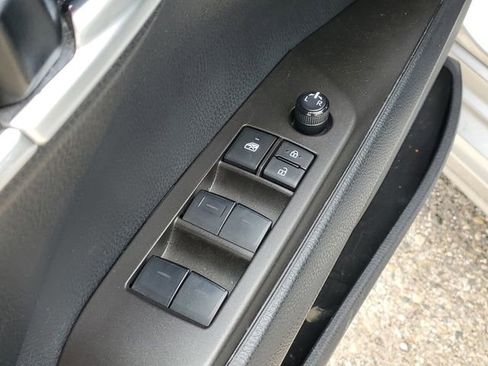 Used 2024 Toyota Camry SE FWD image 9