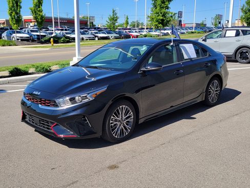 Used 2024 Kia Forte GT-Line w/ GT-Line Premium Package FWD image 2