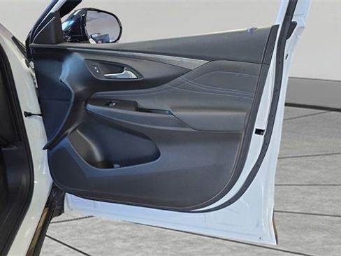 Used 2025 Buick Envista Sport Touring w/ Convenience I Package image 11