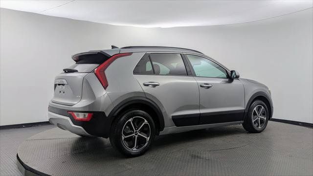 Used 2024 Kia Niro LX FWD image 8