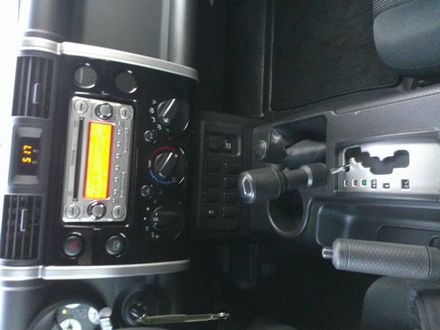 Used 2014 Toyota FJ Cruiser 4WD image 38