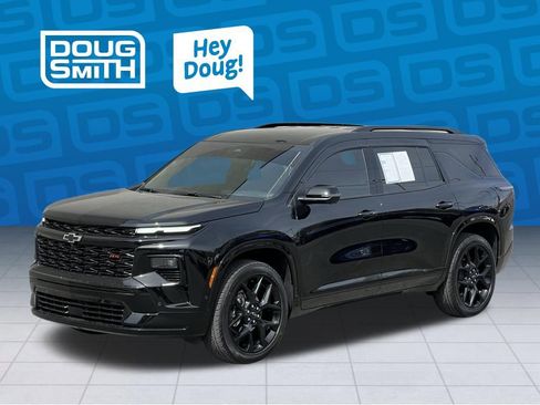 Used 2025 Chevrolet Traverse RS image 1