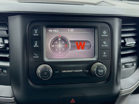 Used 2022 RAM 2500 Tradesman w/ Chrome Appearance Group image 9