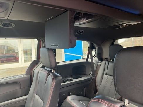 Used 2018 Dodge Grand Caravan GT FWD image 11