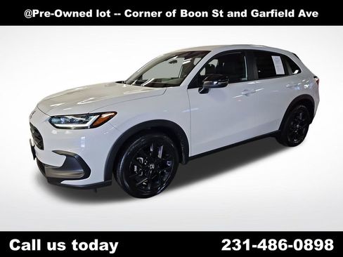 Used 2023 Honda HR-V Sport image 1