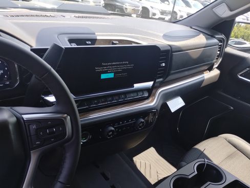 Used 2024 Chevrolet Silverado 1500 LT Trail Boss image 12