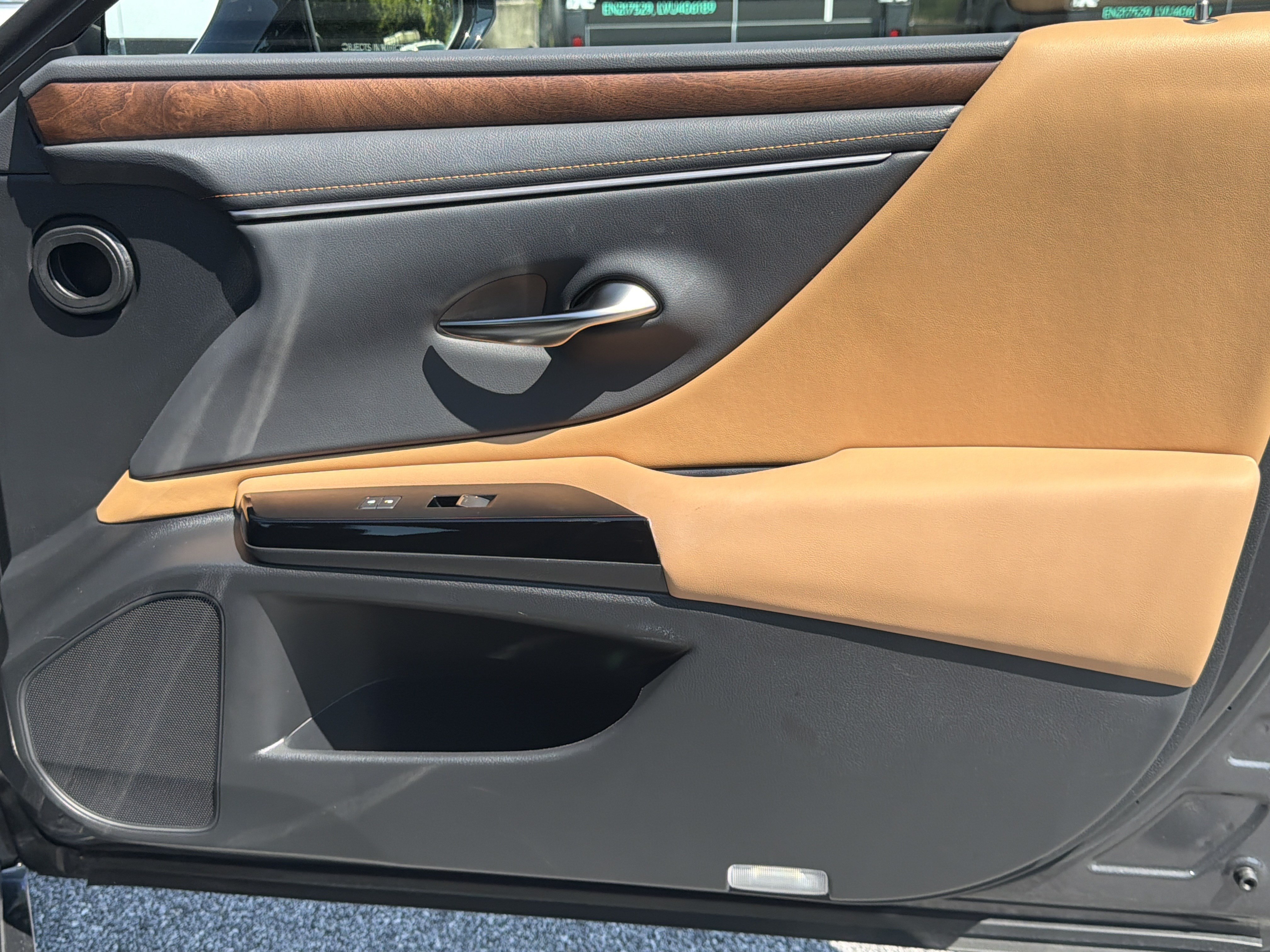 Used 2024 Lexus ES 350 w/ Premium Package FWD image 17