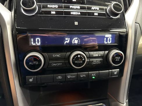 Used 2020 Subaru Ascent Premium w/ Convenience Package AWD/4WD image 22