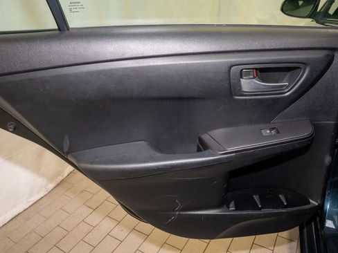 Used 2015 Toyota Camry SE image 8