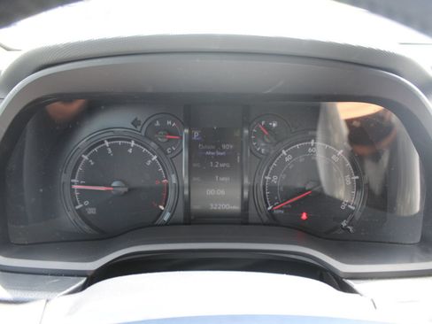 Used 2024 Toyota 4Runner SR5 AWD/4WD image 26