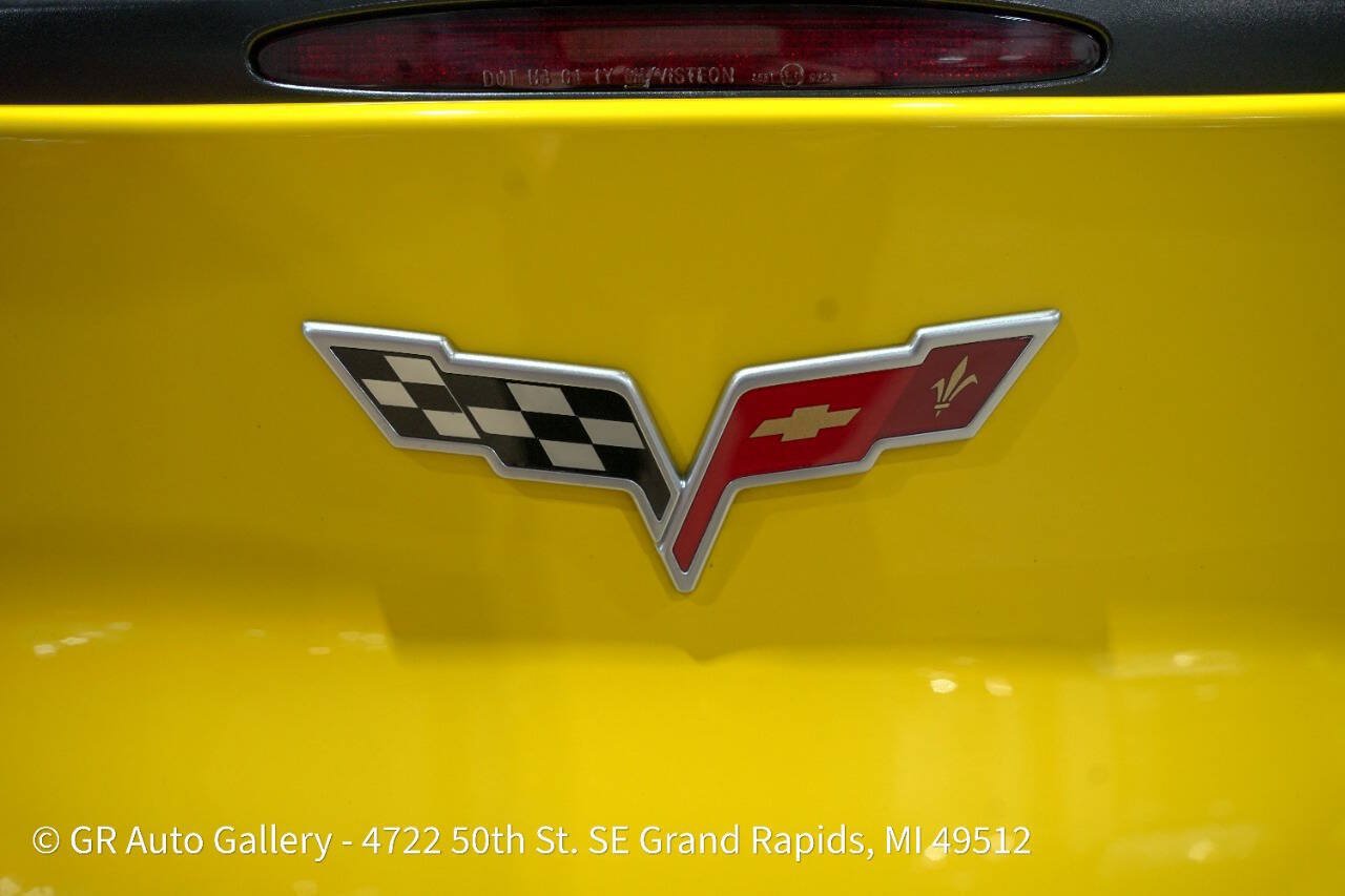 Used 2007 Chevrolet Corvette Convertible w/ Performance Package RWD image 36