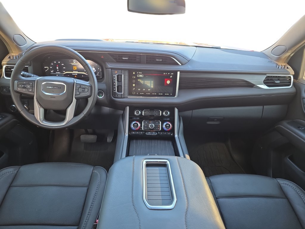 Used 2023 GMC Yukon Denali RWD image 11