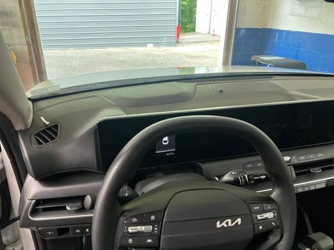 Used 2025 Kia K4 LXS FWD image 30