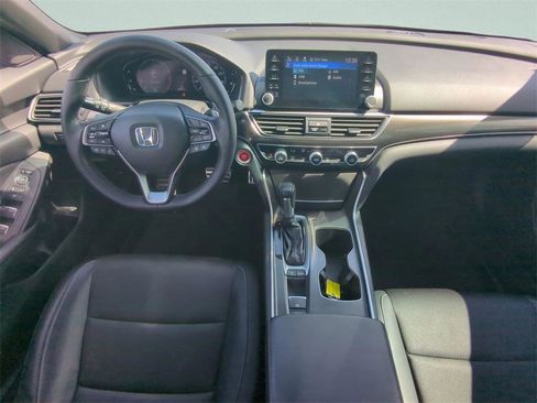 Used 2018 Honda Accord Sport image 15