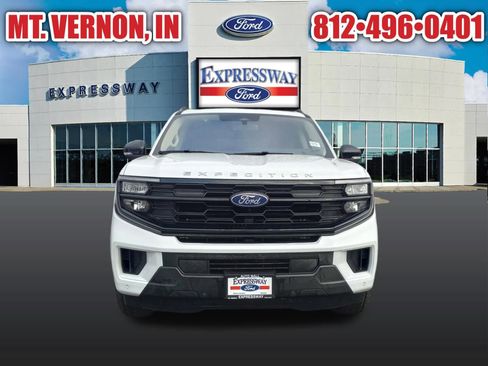 Used 2025 Ford Expedition Active AWD/4WD image 4