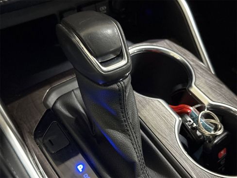 Used 2021 Toyota Highlander Platinum image 17