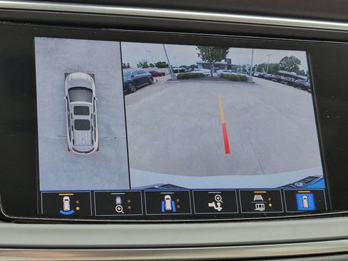 Used 2023 Buick Enclave Avenir w/ Avenir Technology Package FWD image 32