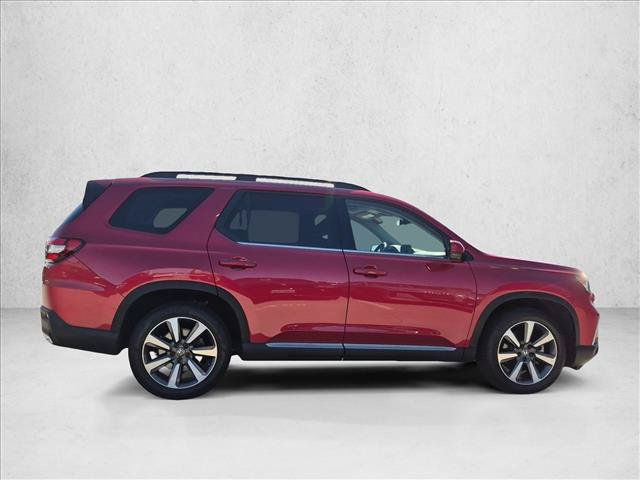 Used 2025 Honda Pilot Elite image 4