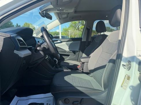 Certified 2023 Volkswagen Taos SE w/ Panoramic Sunroof Package FWD image 12