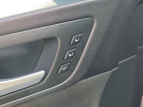 Used 2016 Toyota Highlander Limited AWD/4WD image 19
