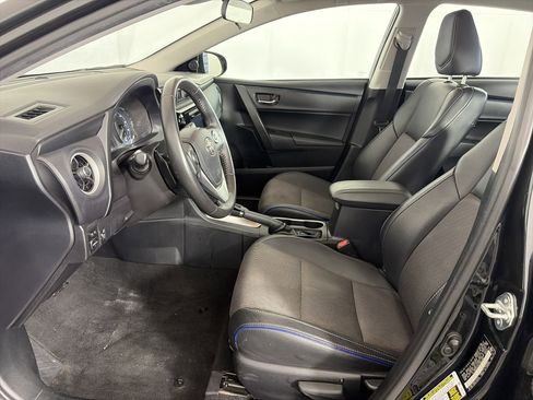 Used 2017 Toyota Corolla SE image 6