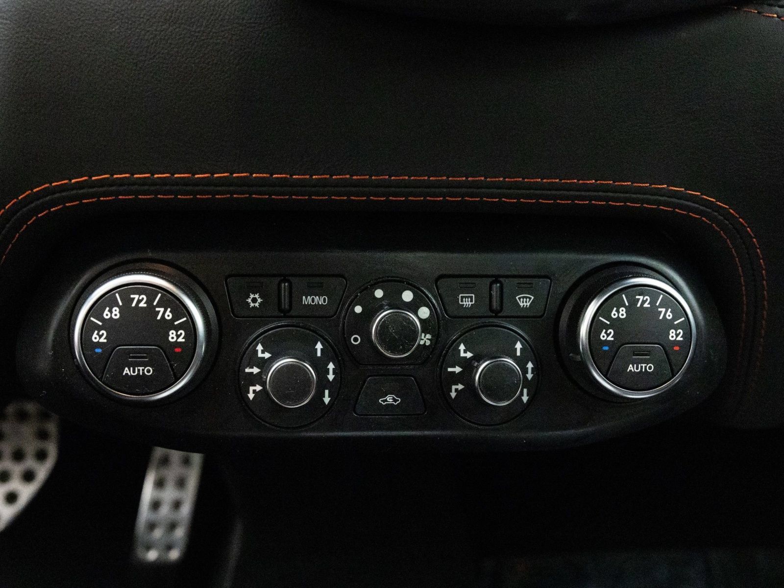 Used 2012 Ferrari 458 Italia Coupe RWD image 32