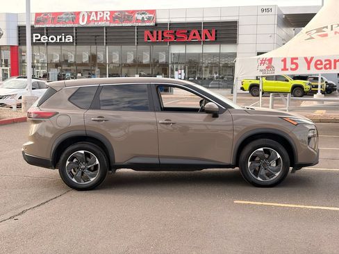 Used 2025 Nissan Rogue SV FWD image 7