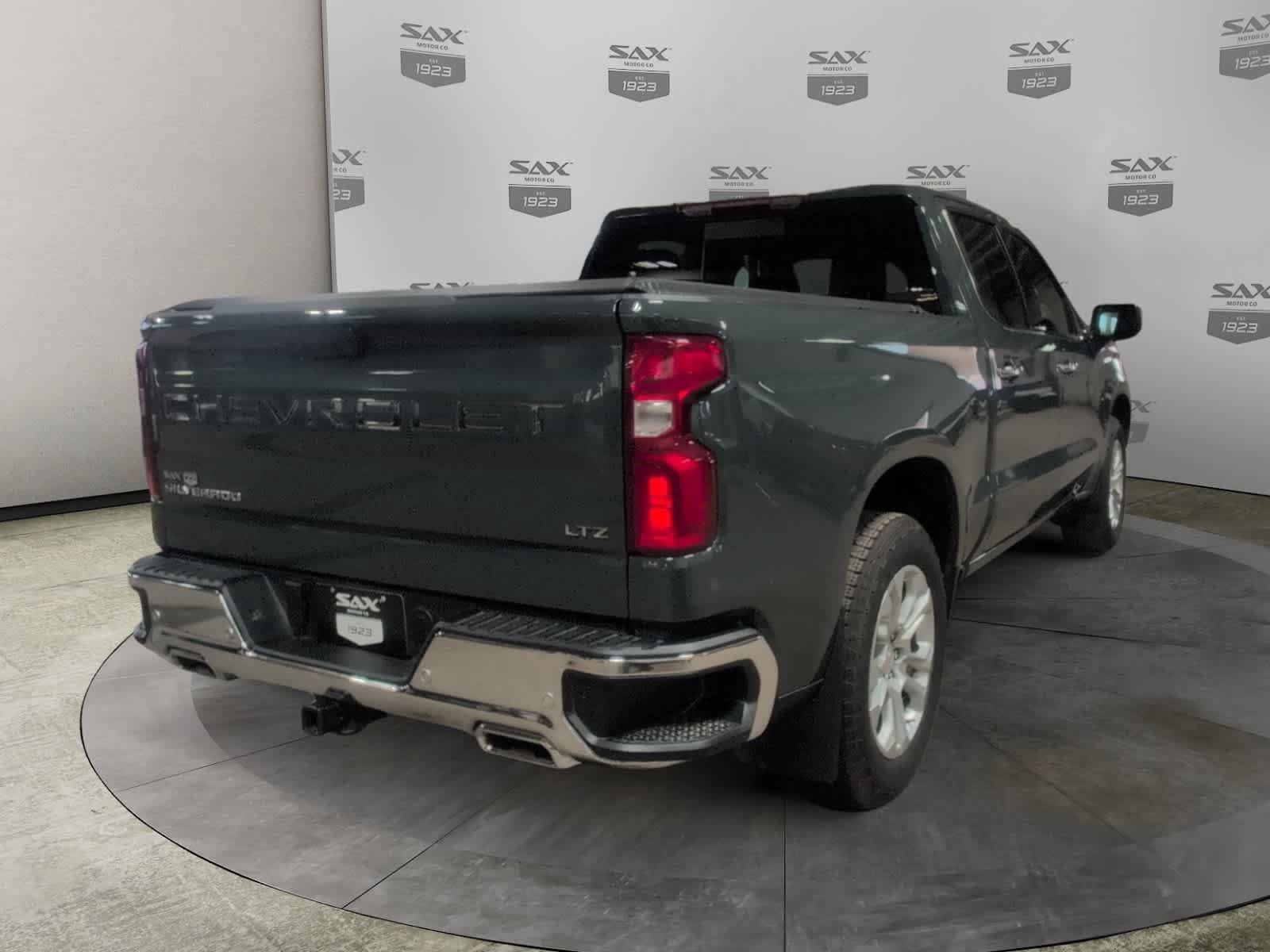 Used 2025 Chevrolet Silverado 1500 LTZ AWD/4WD image 5