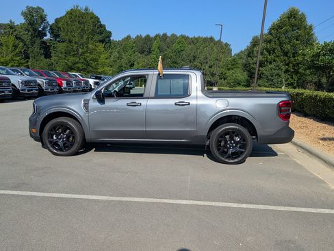 Certified 2025 Ford Maverick Lariat w/ Black Appearance Package AWD/4WD image 7