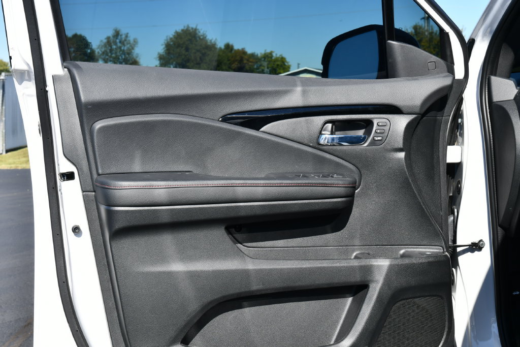 Used 2026 Honda Ridgeline Black Edition image 13